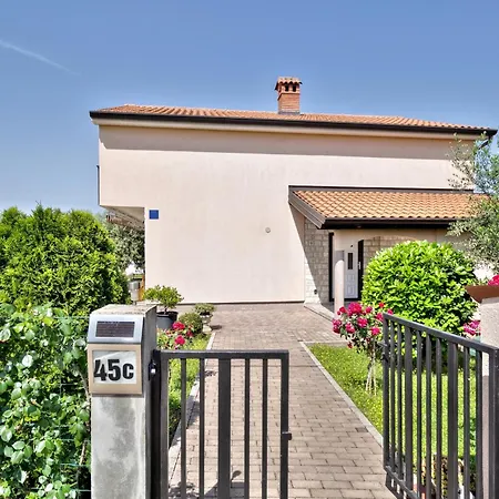 Dom wakacyjny Martinovic Kaštel